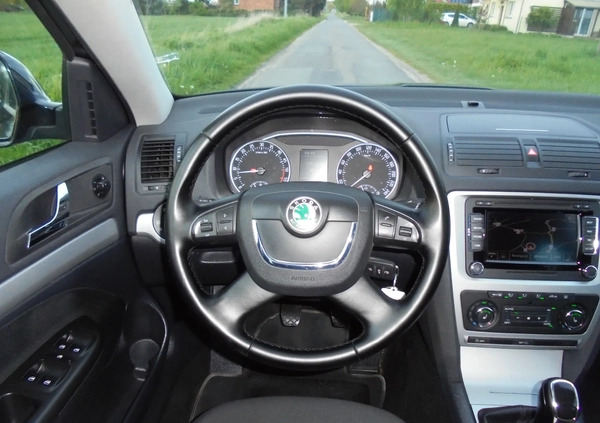Skoda Octavia cena 29999 przebieg: 177395, rok produkcji 2013 z Gostyń małe 704